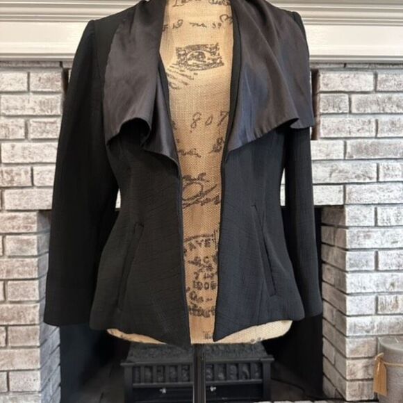 Eileen Fisher Silk Blend Wide Lapel Crinkle Crepe Blazer Jacket Size Small Black - Picture 1 of 15